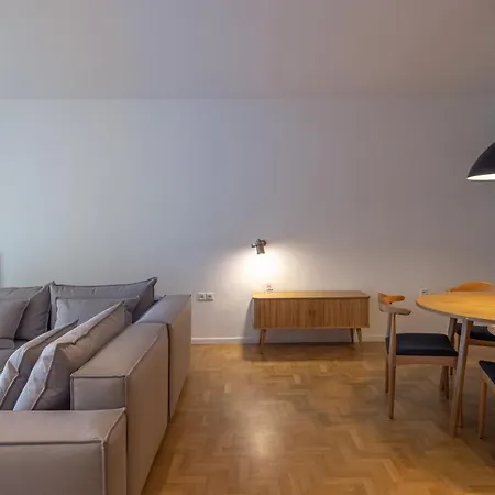 Apartment Hippocrates